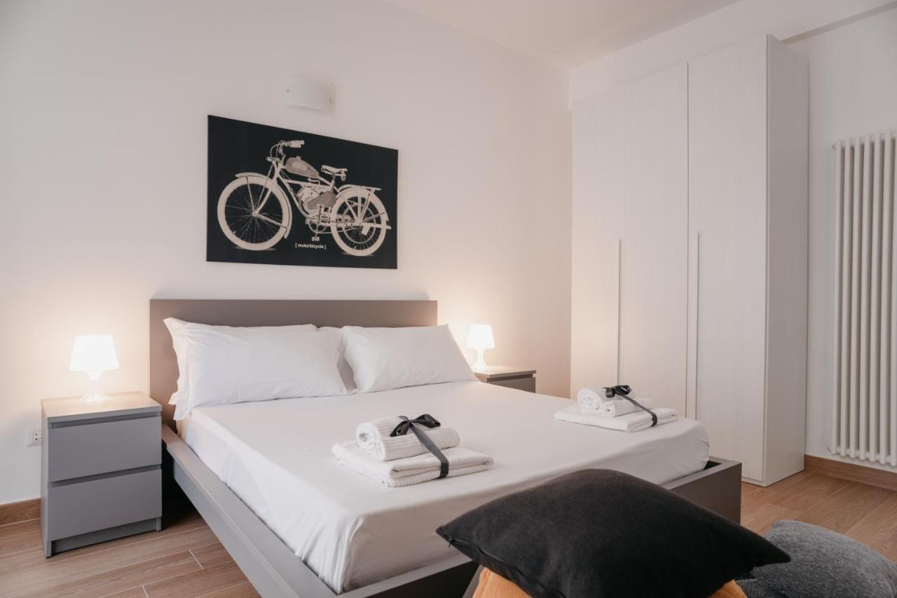 Апартаменти Brombeis Aurea By Casanapoletana - Town Center Неаполь Екстер'єр фото