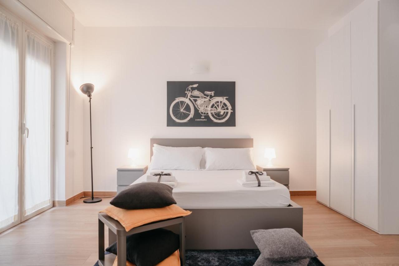 Апартаменти Brombeis Aurea By Casanapoletana - Town Center Неаполь Екстер'єр фото