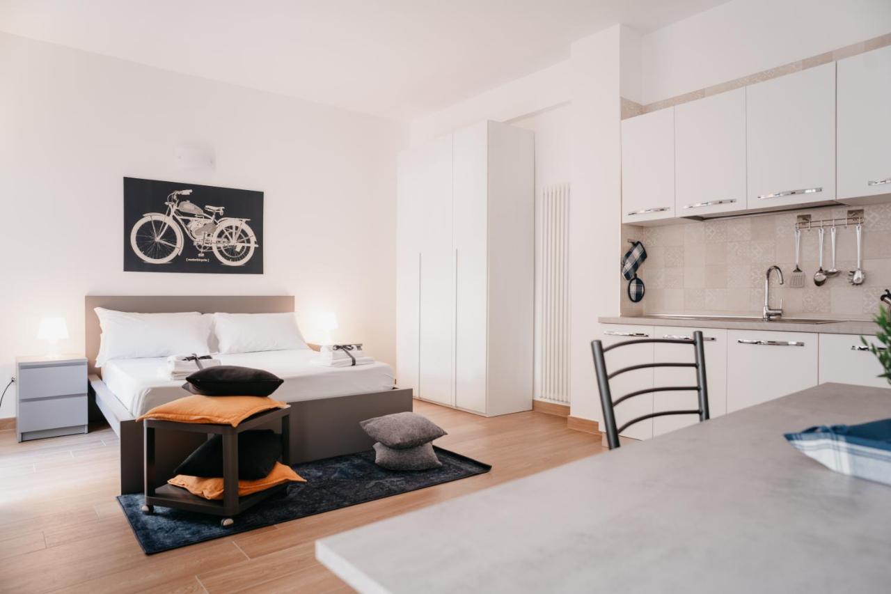 Апартаменти Brombeis Aurea By Casanapoletana - Town Center Неаполь Екстер'єр фото