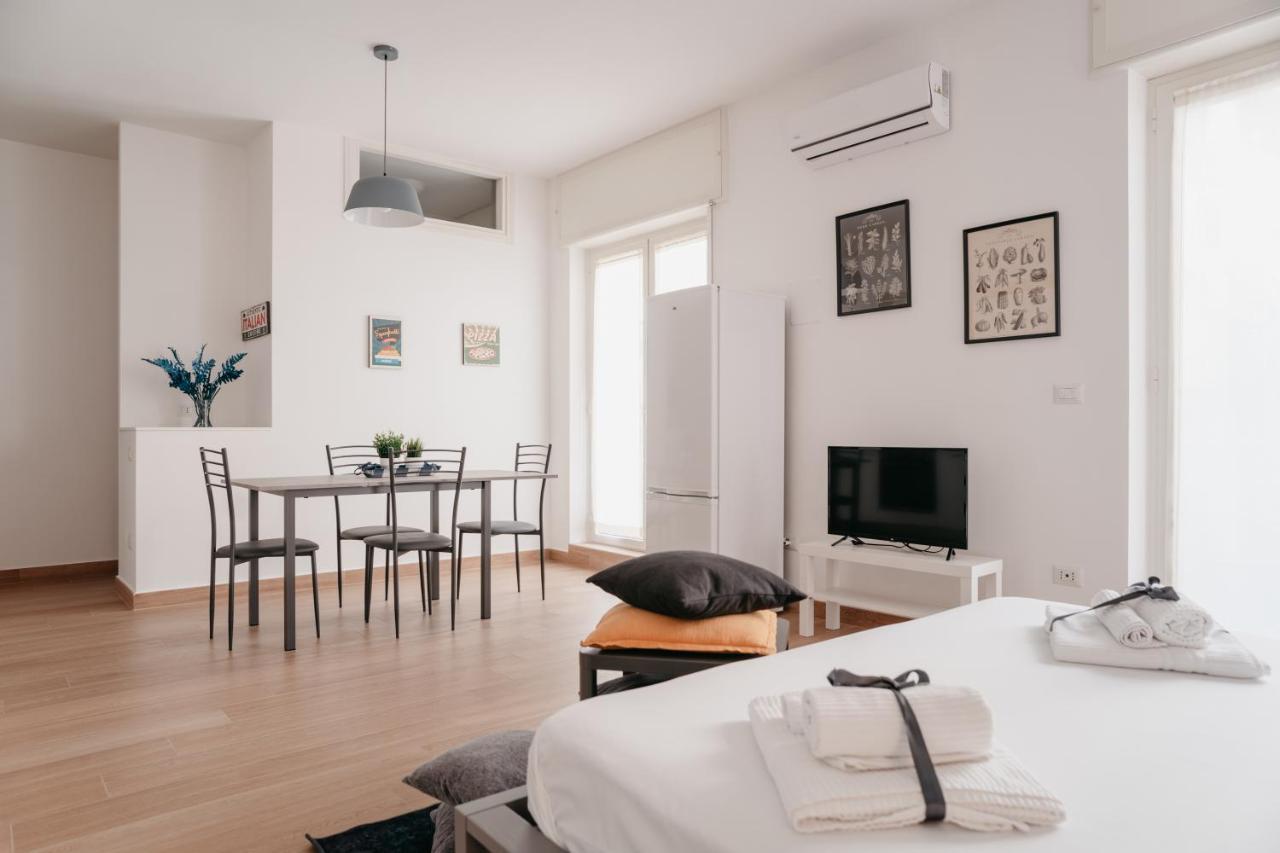 Апартаменти Brombeis Aurea By Casanapoletana - Town Center Неаполь Екстер'єр фото