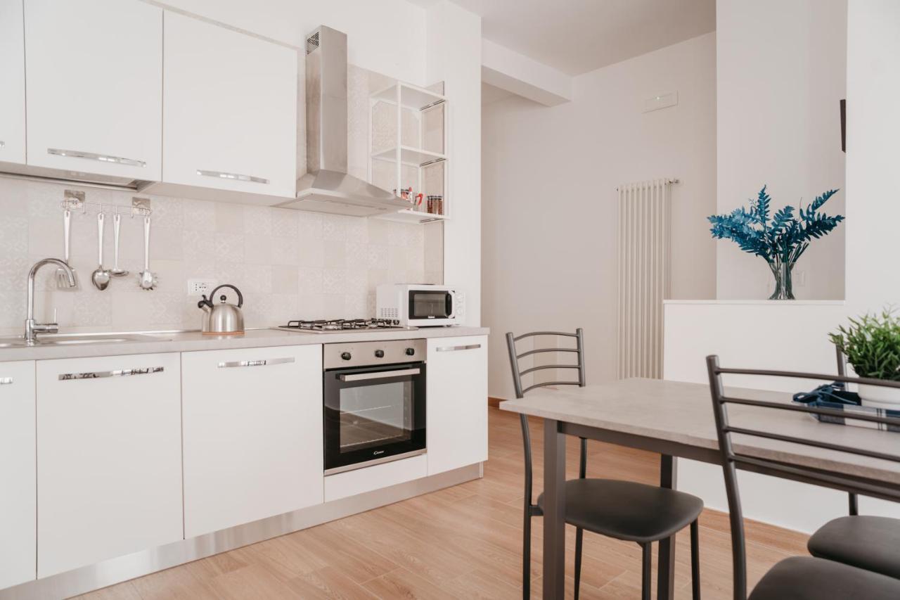 Апартаменти Brombeis Aurea By Casanapoletana - Town Center Неаполь Екстер'єр фото