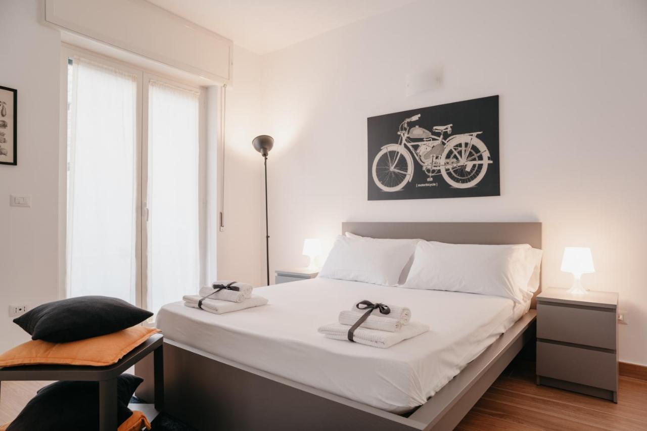 Апартаменти Brombeis Aurea By Casanapoletana - Town Center Неаполь Екстер'єр фото